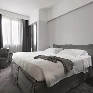 Hotel Berna, Milão